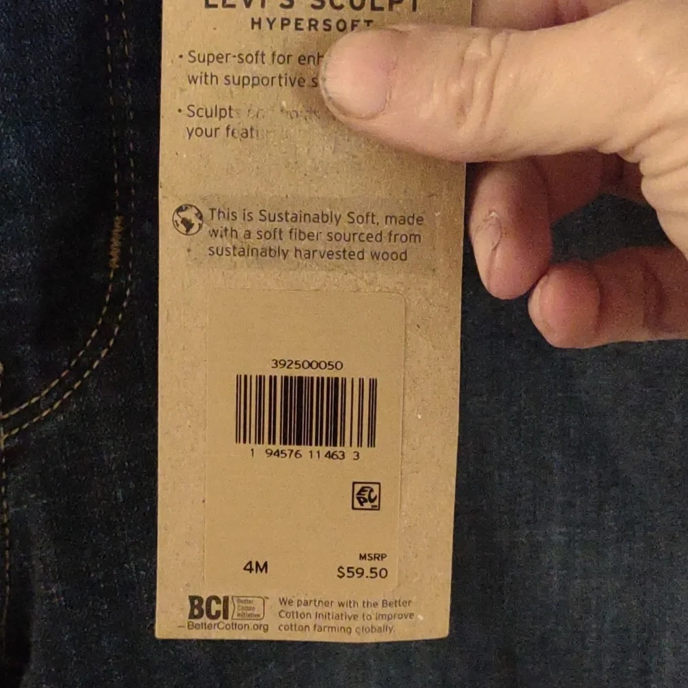 🆕 Levi's Sculpt Classic Straight mid rise Jeans Size 4 - Picture 3 of 10